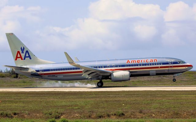 Boeing 737-800 (N904NN)