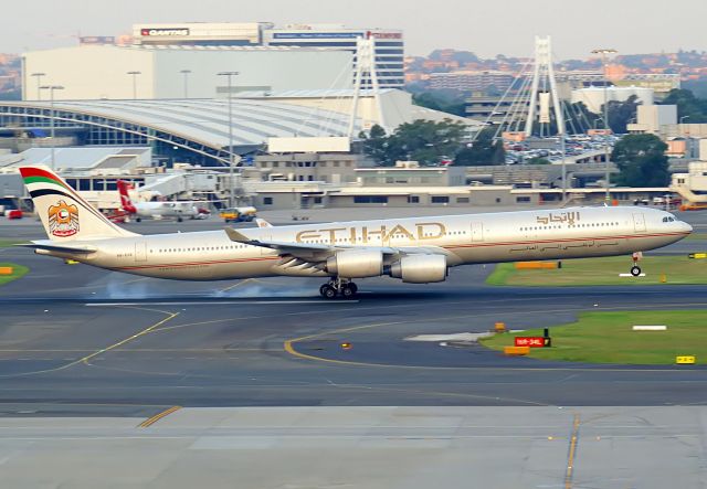 Airbus A340-600 (A6-EHE)