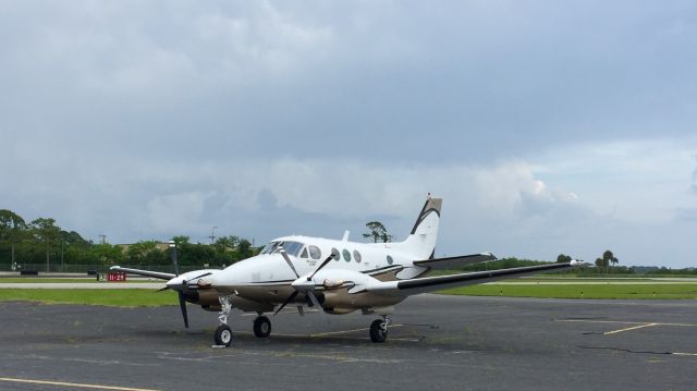 Beechcraft King Air 90 (N29TB)