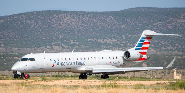 Canadair Regional Jet CRJ-700 (N753EV)