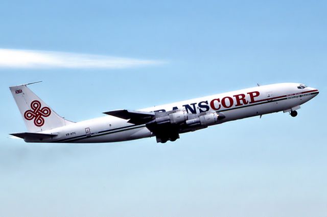 VR-HTC — - TRANSCORP - BOEING 707-330C - REG : VR-HTC (CN 18937/451) - KINGSFORD SMITH SYDNEY NSW. AUSTRALIA - YSSY 28/6/1988 35MM SLIDE CONVERSION USING A LIGHTBOX AND A NIKON L810 DIGITAL CAMERA IN THE MACRO MODE.