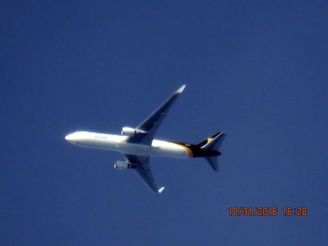 BOEING 767-300 (N350UP)