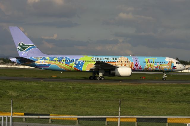 Boeing 757-200 (RP-C2714)