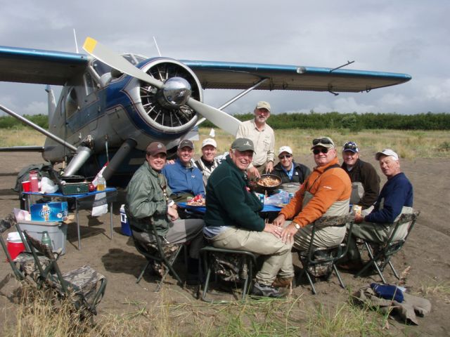 N67688 — - Shorelunch on the river