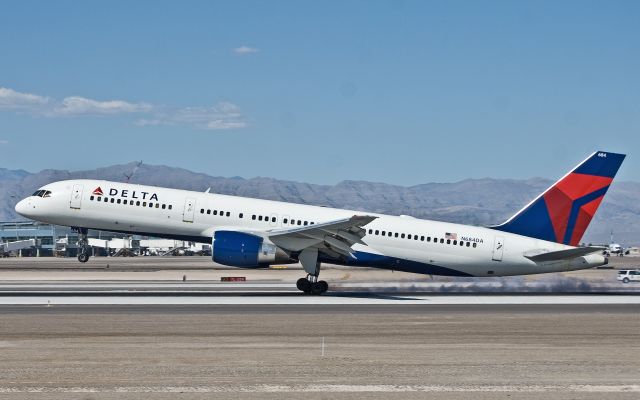 Boeing 757-200 (N684DA)