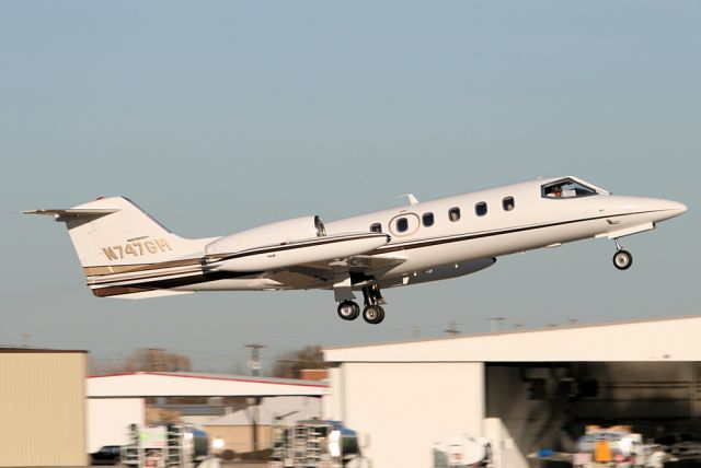 Learjet 35 (N747GM)