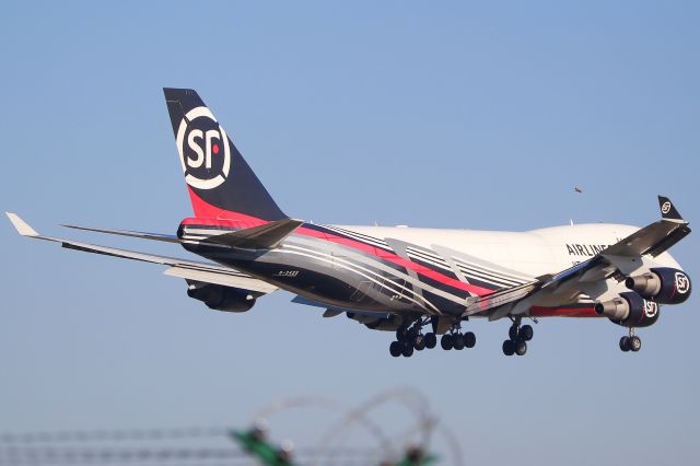 Boeing 747-400 (B-2422) - An SF Cargo B747-400F landing at Frankfurt Airport.br /br /Location: Viewpoint "West Runway"/Aussichtspunkt "Startbahn West".br /Date: 13.02.23 (dd/mm/yy