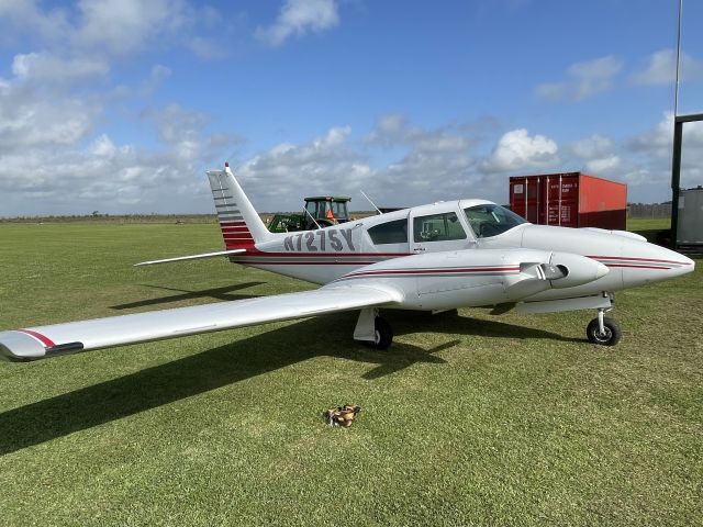 Piper PA-30 Twin Comanche (N7275Y)