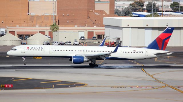 BOEING 757-300 (N596NW)