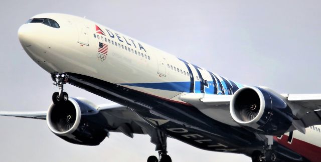 Airbus A330-900 (N411DX)
