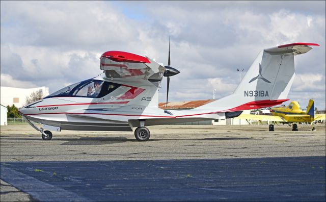 ICON A5 (N935BA) - N931BA 2023 ICON A5 amphibious light sport aircraft at KMCE