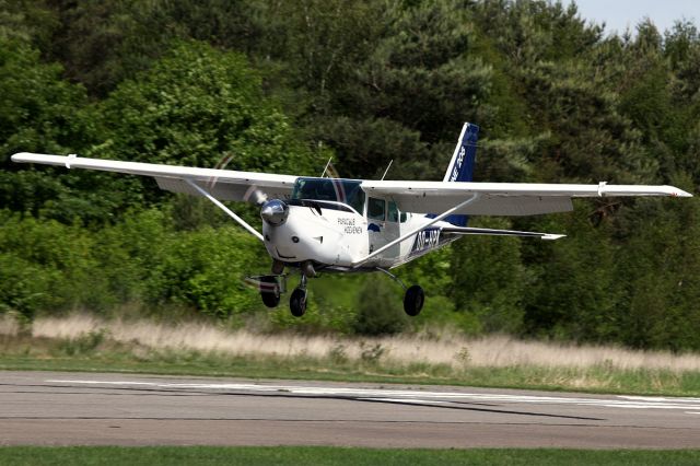 Cessna 206 Stationair (OO-HPK)