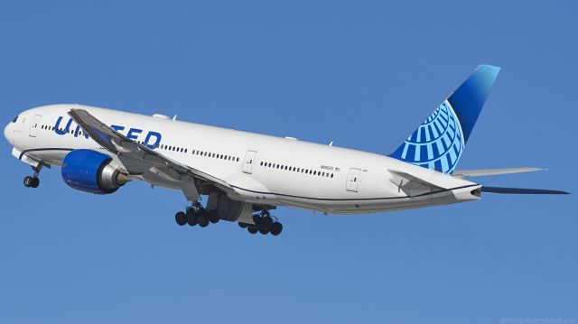 Boeing 777-200 (N69020)