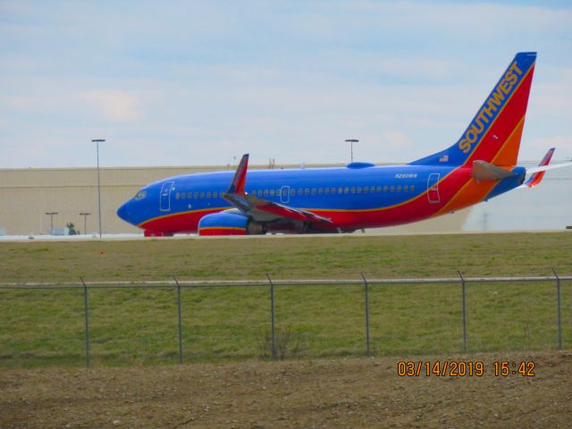Boeing 737-700 (N7701B)