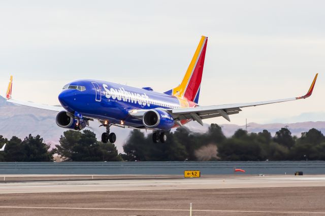 Boeing 737-700 (N927WN)