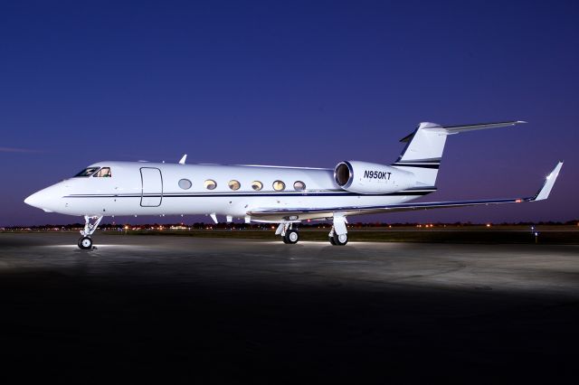 N950KT — - Stock photo for Clay Lacy Charter
