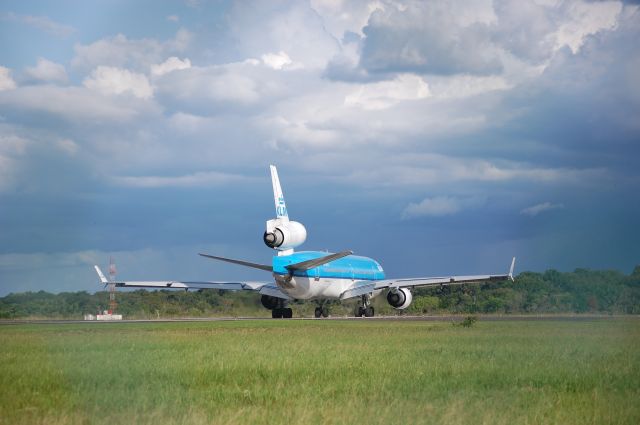 Boeing MD-11 (PH-KCH) - Turning on The Runway
