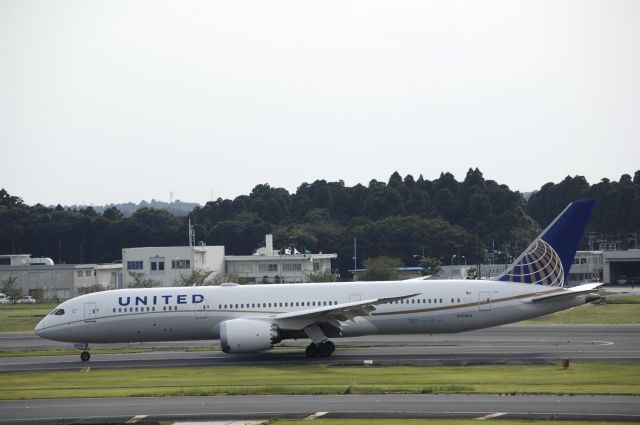 Boeing 787-9 Dreamliner (N17963) - Taxing at Narita Intl Airport on 2017/09/15