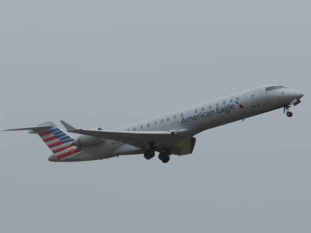 Canadair Regional Jet CRJ-700 (N533AE)