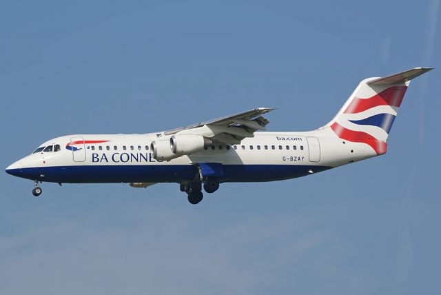 Avro RJ-100 Avroliner (G-BZAY)