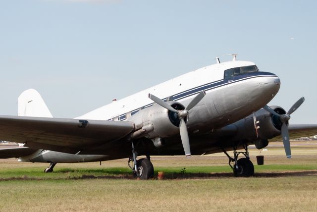 Douglas DC-3 (VH-CWS)