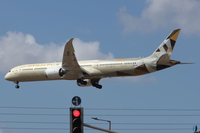 BOEING 787-10 Dreamliner (A6-BMG) - 17/10/2024:br /Flight AUH > TLV, short-final to runway 21.