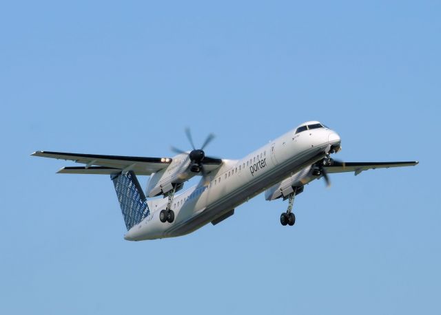 de Havilland Dash 8-400 (C-GLQR)