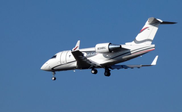 Canadair Challenger (N314RC) - On final is this 1998 Bombardier Canadair Challenger 600 in the Winter of 2019.
