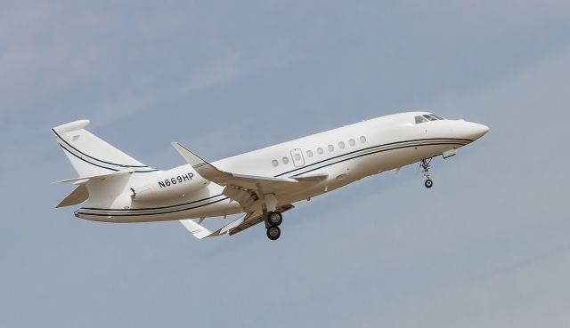 Dassault Falcon 2000 (N669HP)