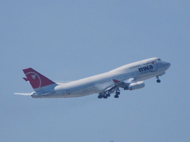 Boeing 747-400 (KATL) - Departing runway 27R - 8/23/09