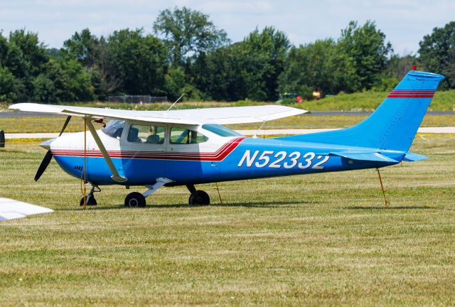 Cessna Skylane (N52332)