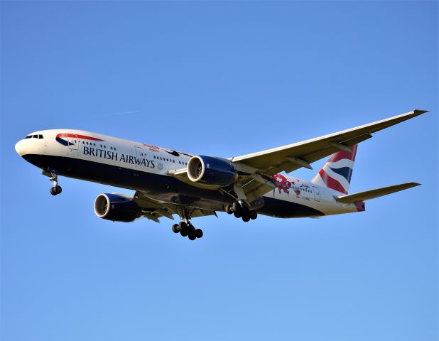 Boeing 777-200 (G-YMML)