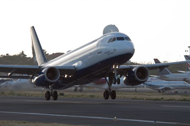 Airbus A320 (N665JB)