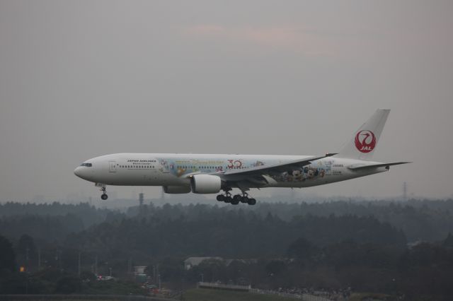 Boeing 777-200 (JA8985)