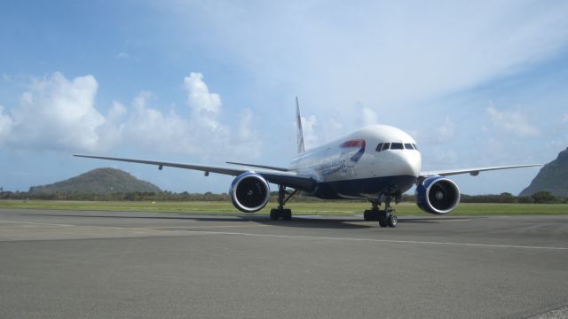 BOEING 777-200LR (G-VIIO)