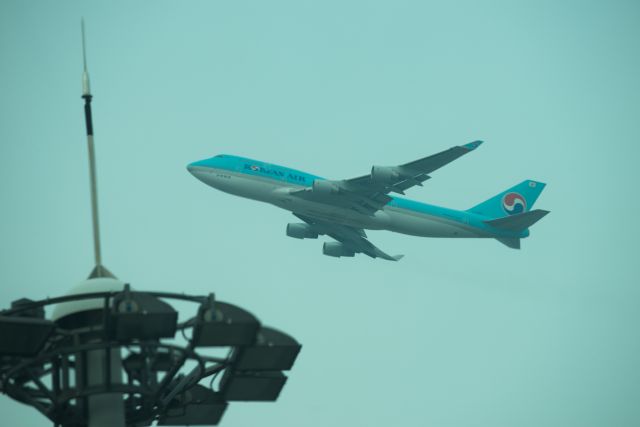 Boeing 747-400 (HL7402)