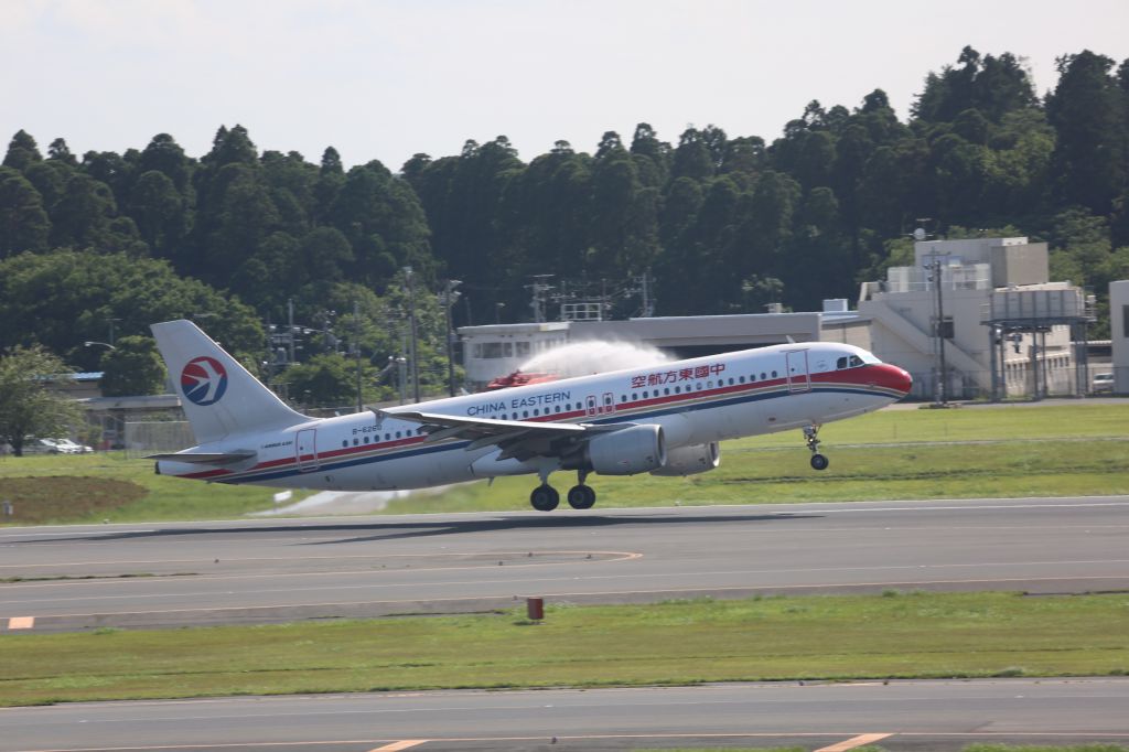 Airbus A320 (B-6260)