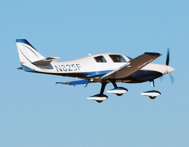N825F — - N825F Pierce Shane LANCAIR ES-P C/N ESP-211-11  North Las Vegas Airport (IATA: VGT, ICAO: KVGT, FAA LID: VGT) Photo: Tomas Del Coro 2011-1-4