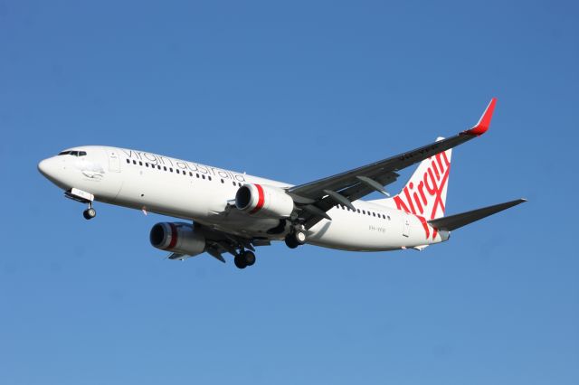 Boeing 737-800 (VH-YFR)