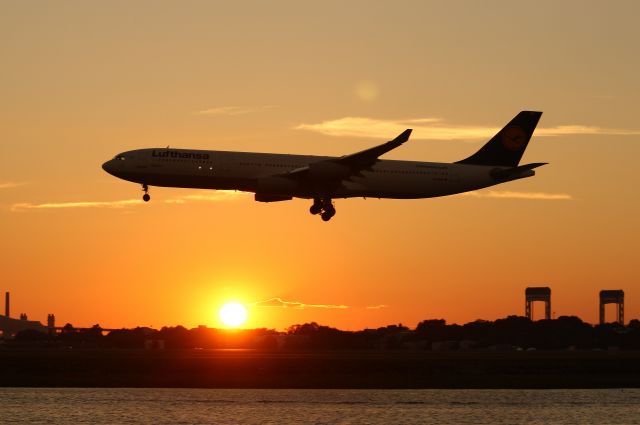 Airbus A340-300 (D-AIGB) - Sunset arrival on 22L