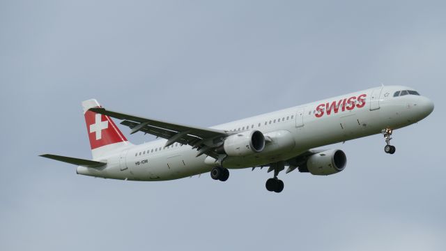 Airbus A321 (HB-IOM) - Final for landing on RWY14 on 25th April 19.