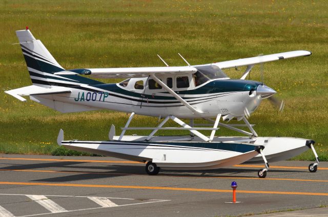 Cessna 206 Stationair (JA007P)