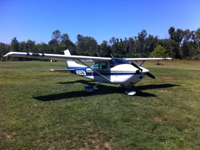 Cessna Skylane (N9898M)