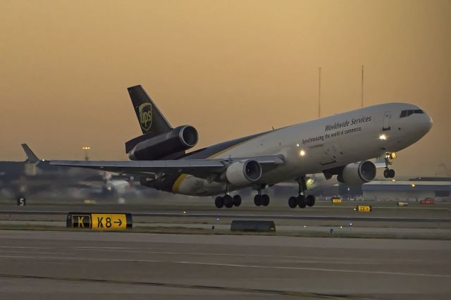 Boeing MD-11 —