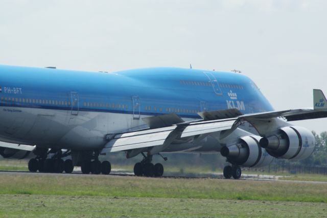 Boeing 747-400 (PH-BFT) - KLM B747-406M cn26459