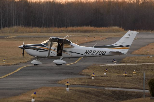 Cessna Skylane (N2270Q)
