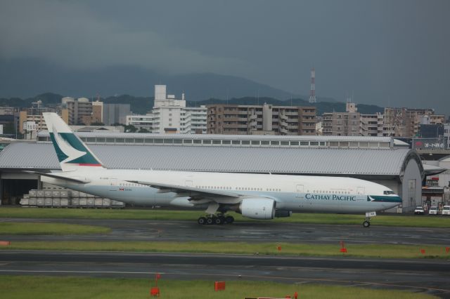 Boeing 777-200 (B-HNB)