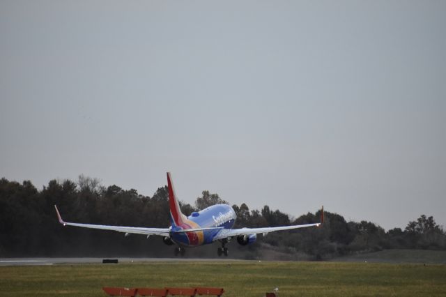 Boeing 737-700 (N936WN) - A Southwest Airlines Charter departing KMWA