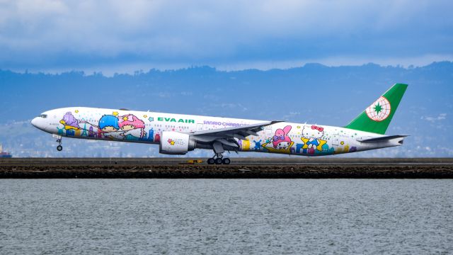 BOEING 777-300ER (B-16722)