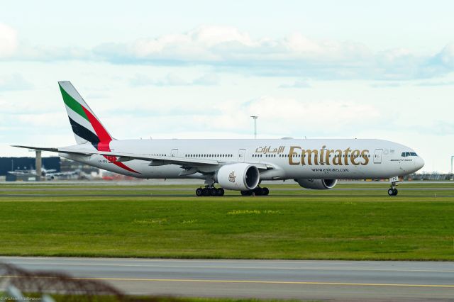 Boeing 777-200 (A6-EPQ) - Takeoff from Copenhagen Okt 2020